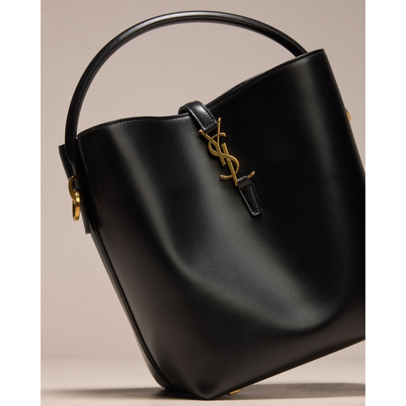 Bolsa Bucket Le 37 YSL in Smooth