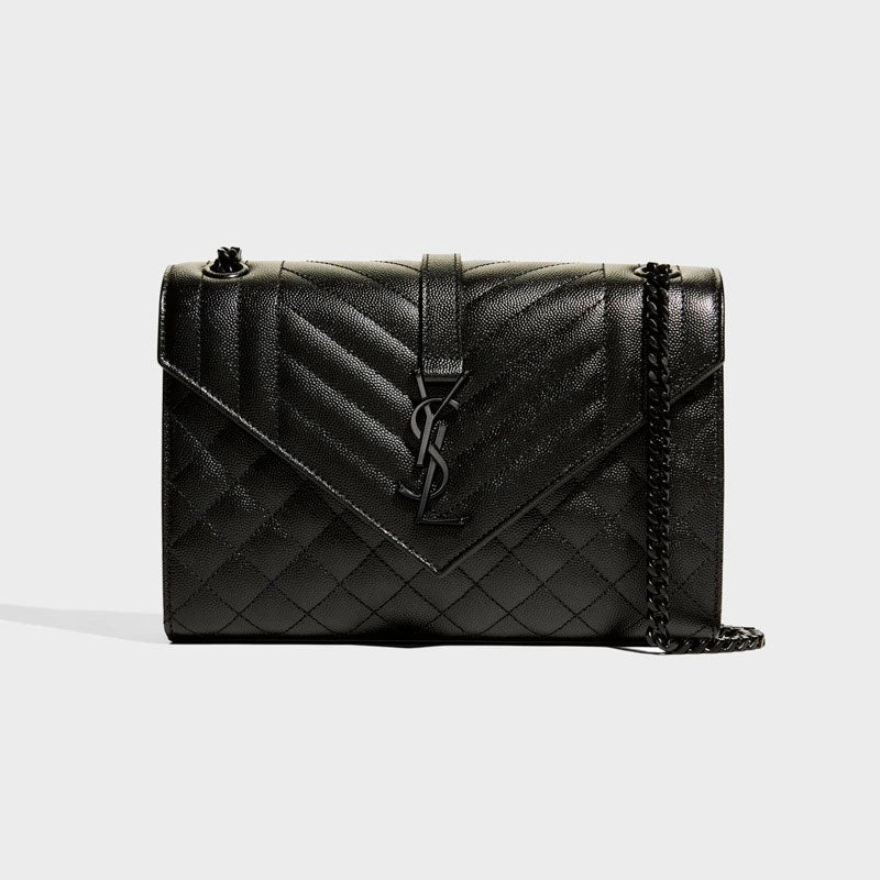 Bolsa Shoulder Envelope Triquilt Medium YSL in Grained - Mercado de Luxo - O Maior E-Commerce de Bens, Produtos e Serviços de Luxo do Brasil.