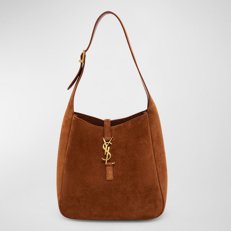 Bolsa Shoulder Le 5 A 7 Small Suede Hobo - Mercado de Luxo - O Maior E-Commerce de Bens, Produtos e Serviços de Luxo do Brasil.