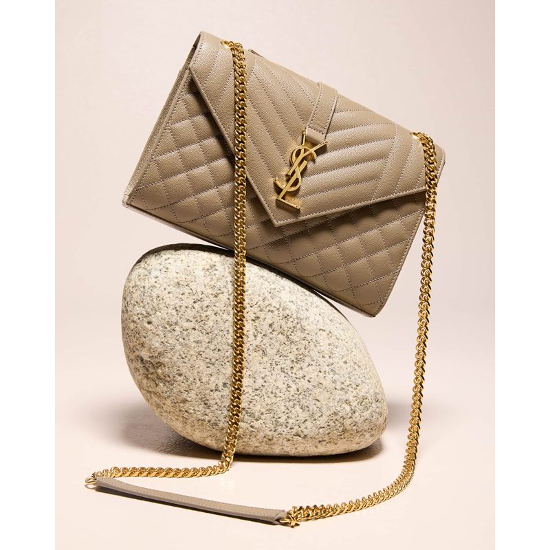 Bolsa Shoulder Envelope Triquilt Medium YSL in Grained