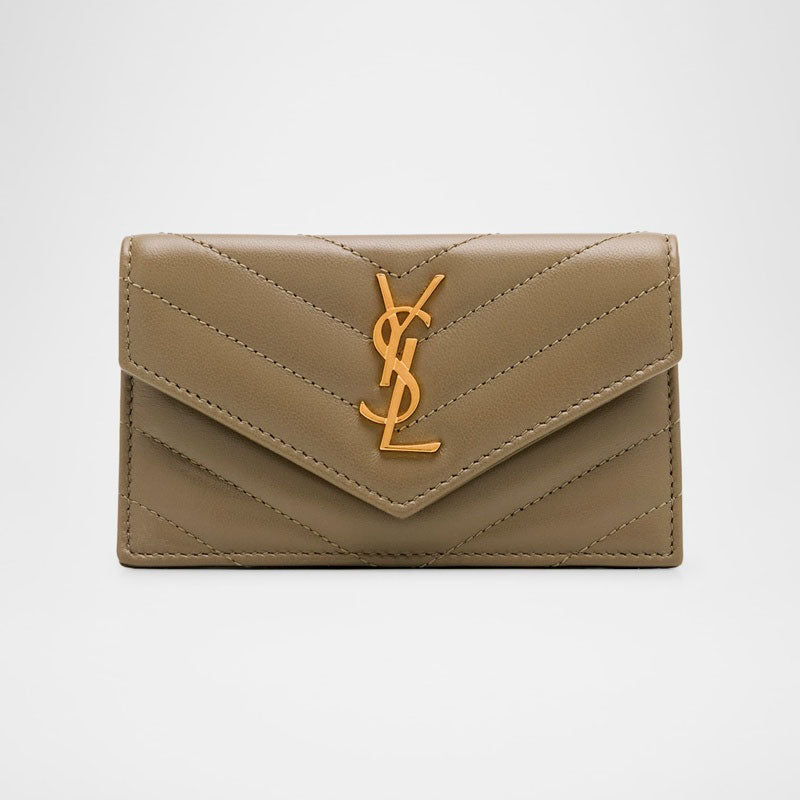 Bolsa Wallet Cassandre YSL Quilted Fragments - Mercado de Luxo - O Maior E-Commerce de Bens, Produtos e Serviços de Luxo do Brasil.