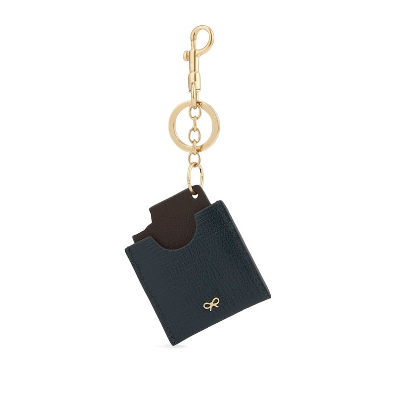 Charms e Acessórios x After Eight Key Charm
