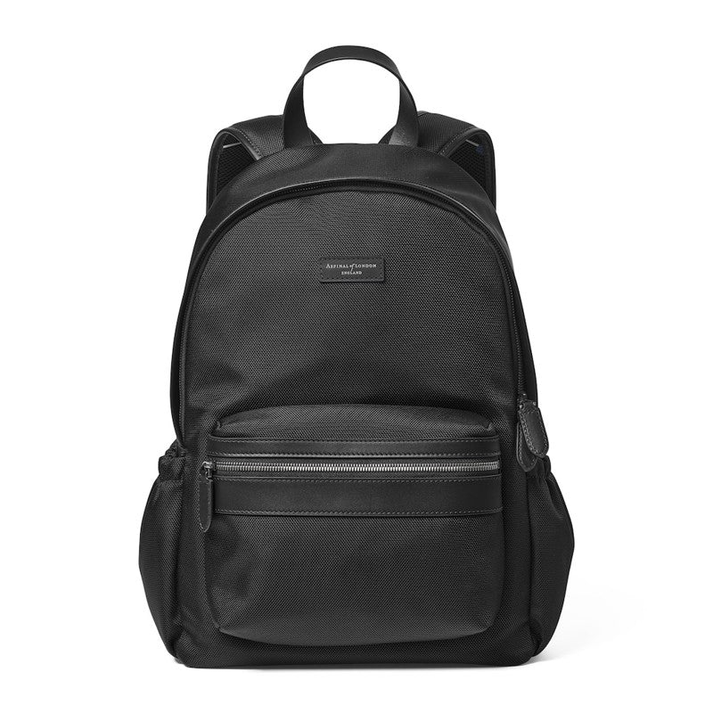 Bolsa Mochila Nylon - Mercado de Luxo - O Maior E-Commerce de Bens, Produtos e Serviços de Luxo do Brasil.