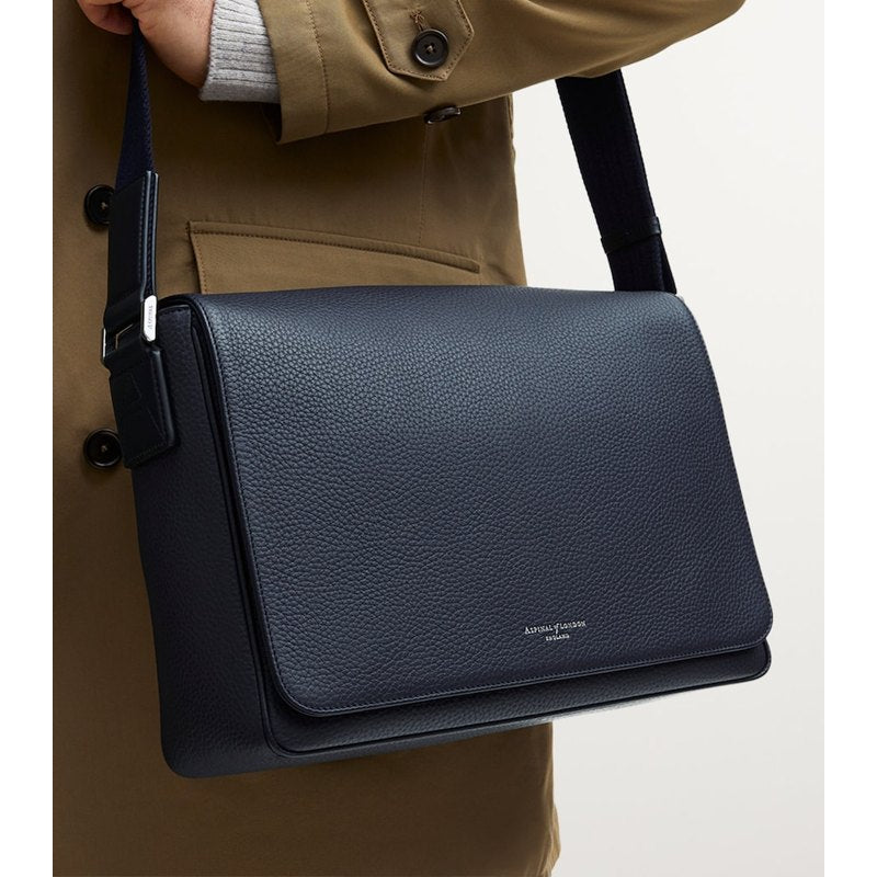 Bolsa Messenger Reporter