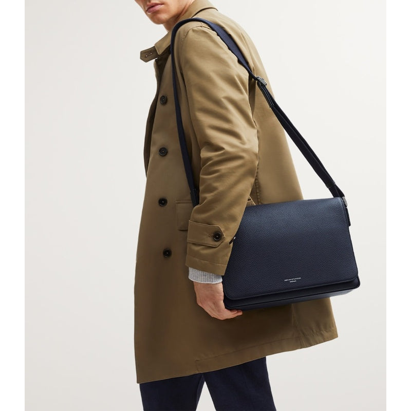 Bolsa Messenger Reporter