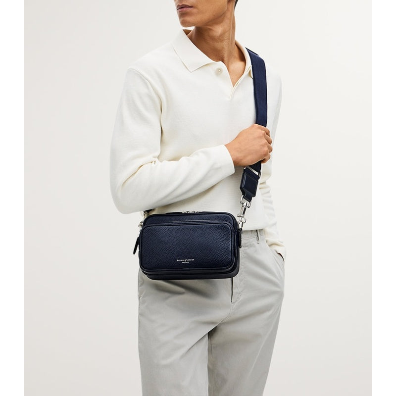 Bolsa Messenger Reporter East West