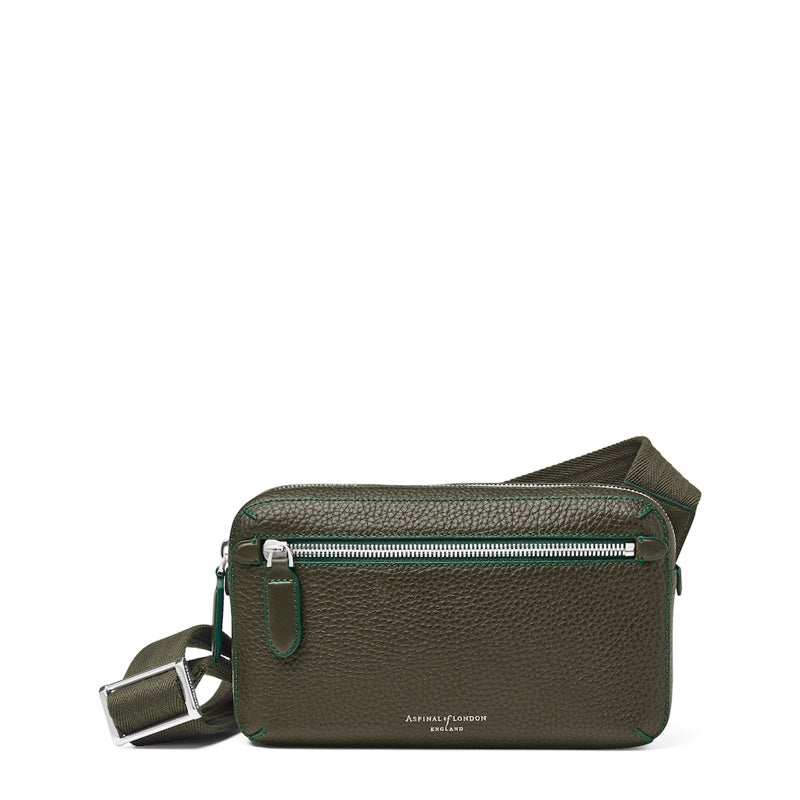 Bolsa Messenger Reporter Compact - Mercado de Luxo - O Maior E-Commerce de Bens, Produtos e Serviços de Luxo do Brasil.