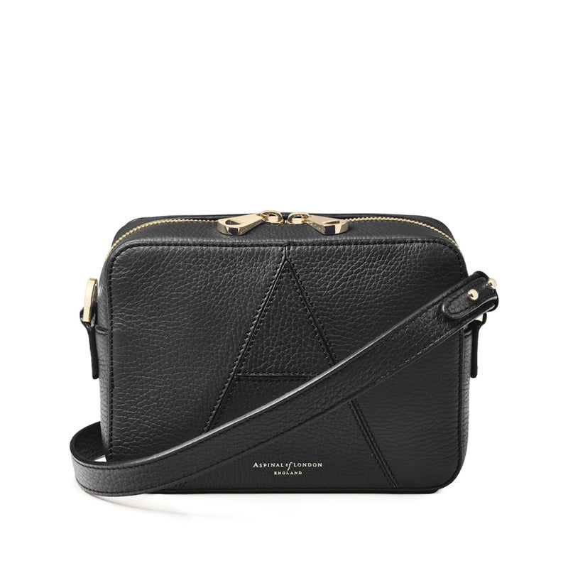 Bolsa Crossbody Camera ‘A’ - Mercado de Luxo - O Maior E-Commerce de Bens, Produtos e Serviços de Luxo do Brasil.