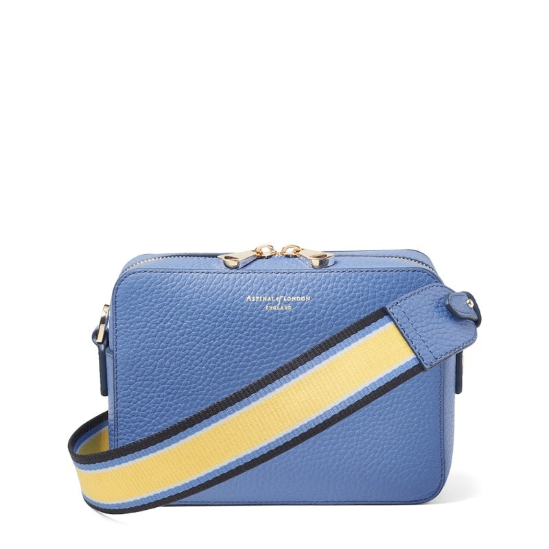 Bolsa Crossbody Camera - Mercado de Luxo - O Maior E-Commerce de Bens, Produtos e Serviços de Luxo do Brasil.