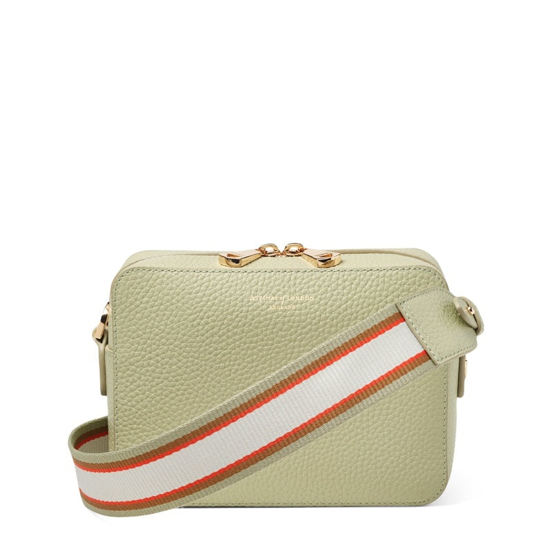 Bolsa Crossbody Camera - Mercado de Luxo - O Maior E-Commerce de Bens, Produtos e Serviços de Luxo do Brasil.