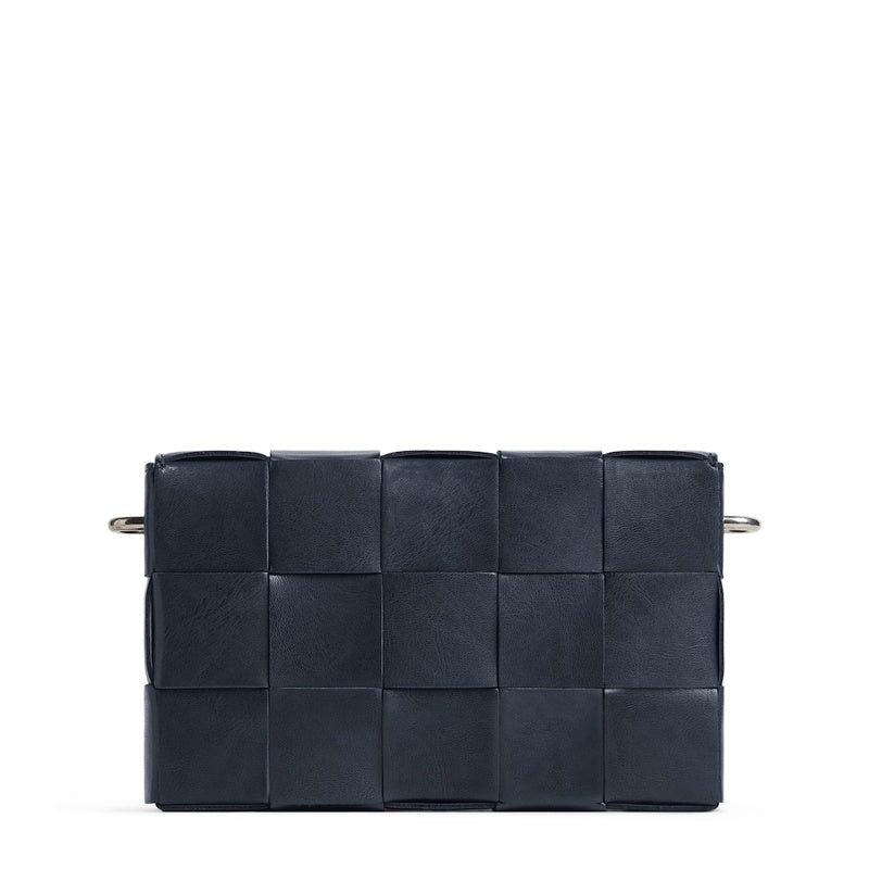 Bolsa Crossbody Cassette - Mercado de Luxo - O Maior E-Commerce de Bens, Produtos e Serviços de Luxo do Brasil.