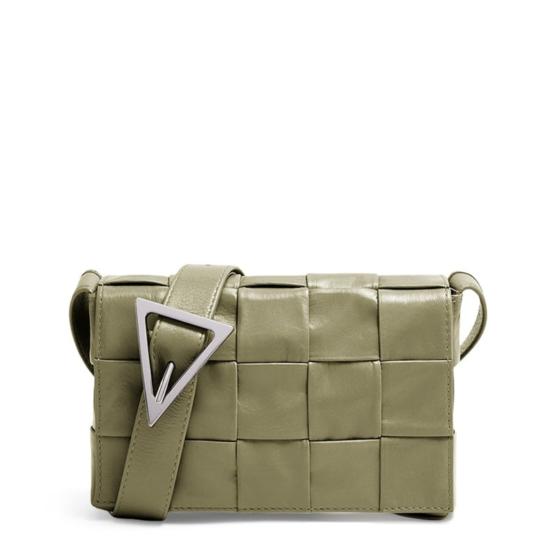 Bolsa Crossbody Small Cassette - Mercado de Luxo - O Maior E-Commerce de Bens, Produtos e Serviços de Luxo do Brasil.