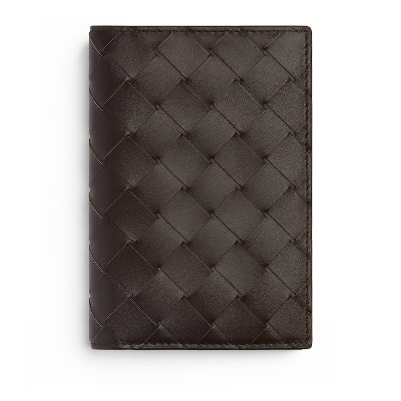 Bolsa Wallet Intrecciato Bifold Passport Cover - Mercado de Luxo - O Maior E-Commerce de Bens, Produtos e Serviços de Luxo do Brasil.