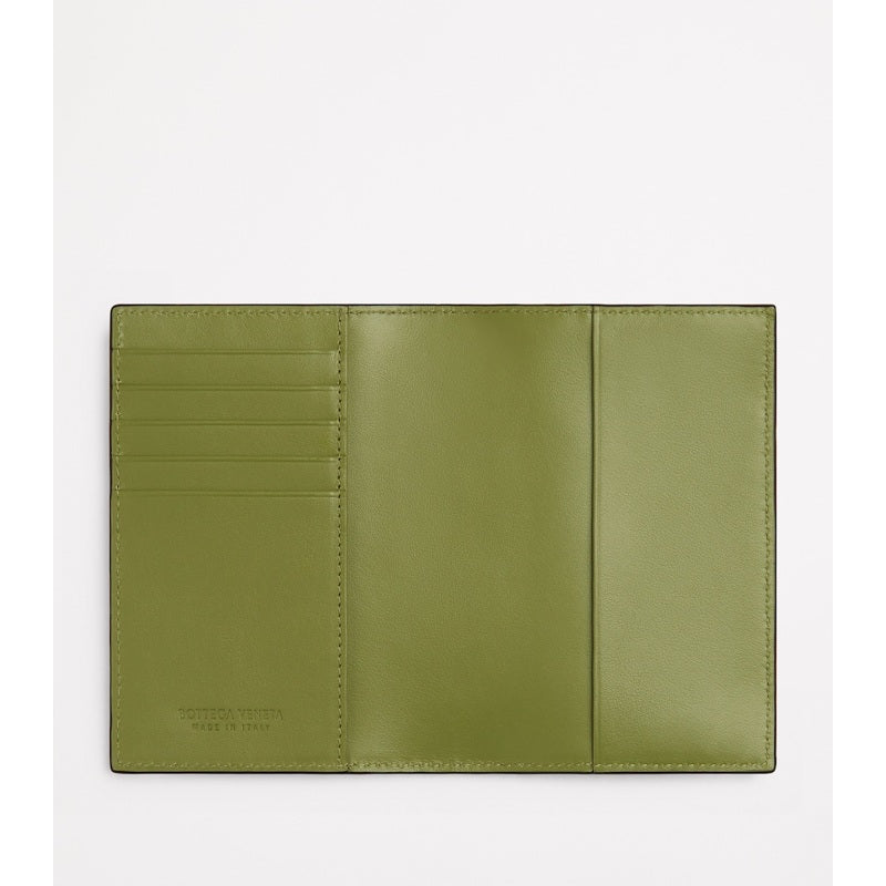Bolsa Wallet Intrecciato Bifold Passport Cover