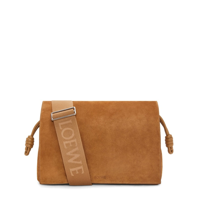 Bolsa Messenger Suede Flamenco Satchel - Mercado de Luxo - O Maior E-Commerce de Bens, Produtos e Serviços de Luxo do Brasil.