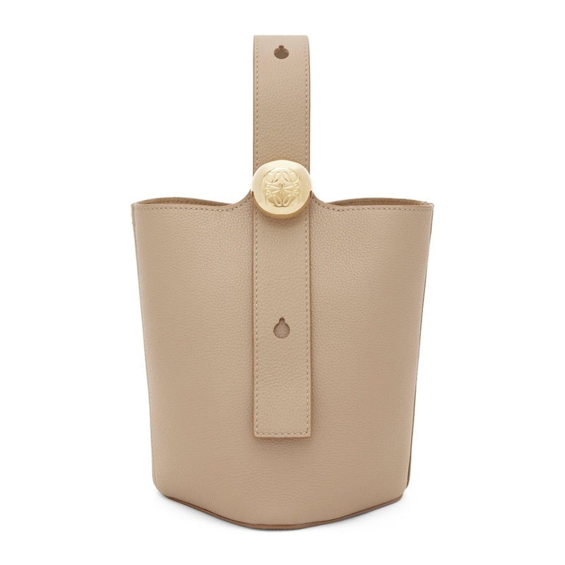 Bolsa Bucket Mini Pebble - Mercado de Luxo - O Maior E-Commerce de Bens, Produtos e Serviços de Luxo do Brasil.