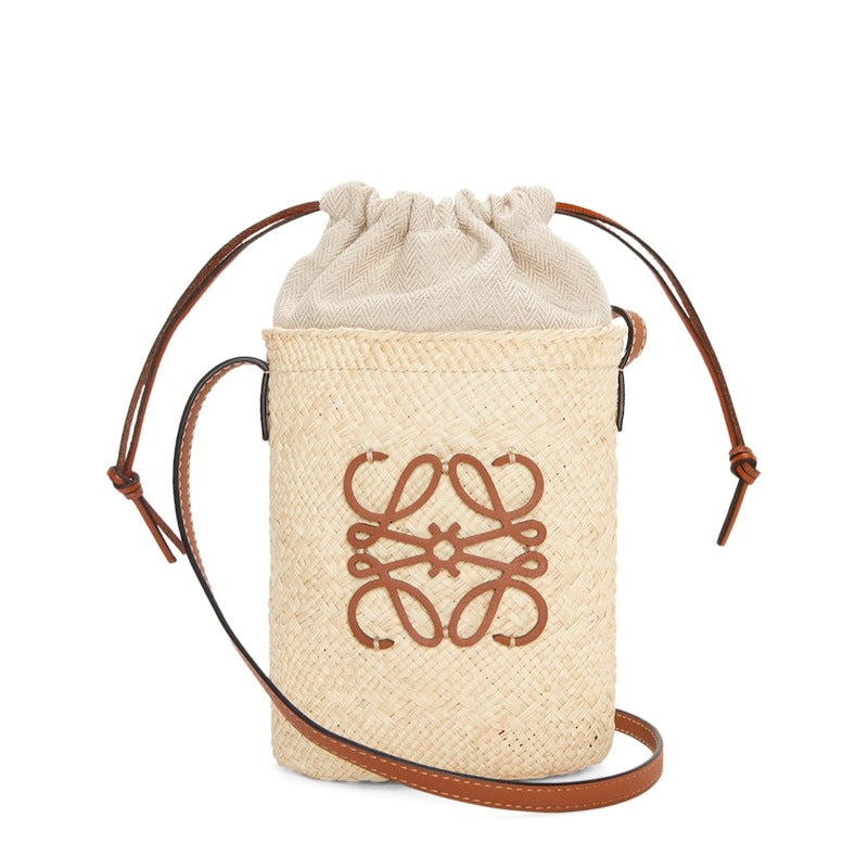 Bolsa Bucket Collab x Paula’s Ibiza Straw - Mercado de Luxo - O Maior E-Commerce de Bens, Produtos e Serviços de Luxo do Brasil.