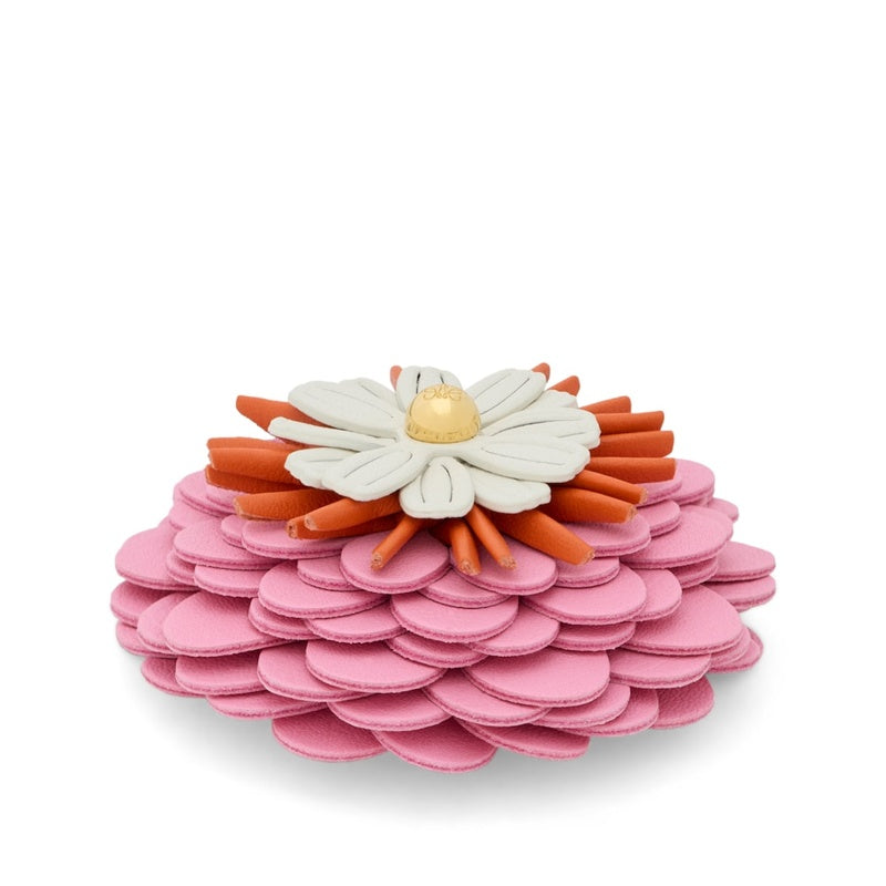 Charms e Acessórios Collab x Paula's Ibiza Calfskin Flower Pin Charm - Mercado de Luxo - O Maior E-Commerce de Bens, Produtos e Serviços de Luxo do Brasil.