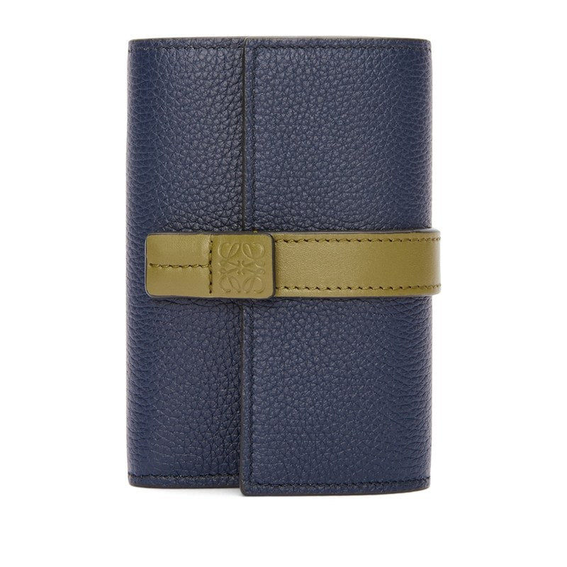 Bolsa Wallet Small Calfskin Vertical - Mercado de Luxo - O Maior E-Commerce de Bens, Produtos e Serviços de Luxo do Brasil.