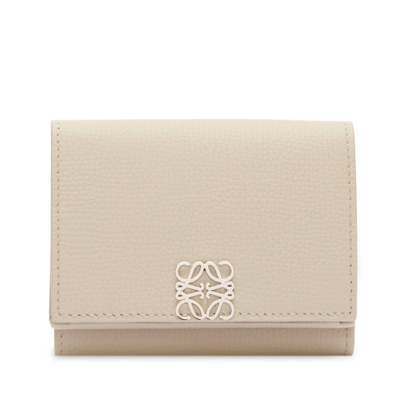 Bolsa Wallet Anagram Trifold - Mercado de Luxo - O Maior E-Commerce de Bens, Produtos e Serviços de Luxo do Brasil.