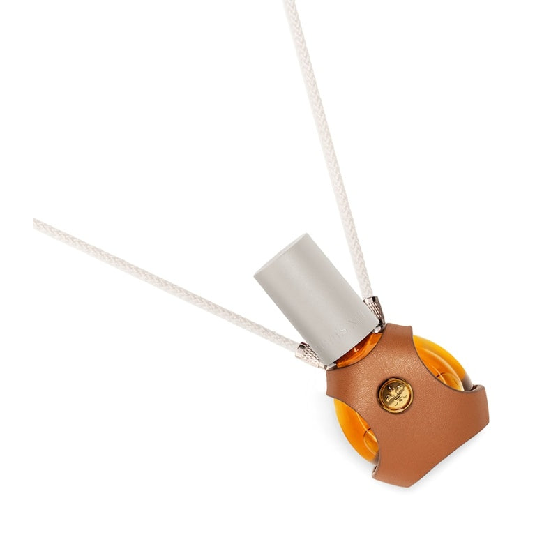 Charms e Acessórios The Drop Bottle Case - Mercado de Luxo - O Maior E-Commerce de Bens, Produtos e Serviços de Luxo do Brasil.