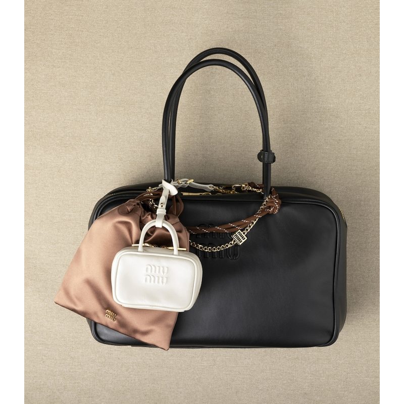 Charms e Acessórios Cord and Metal Charm