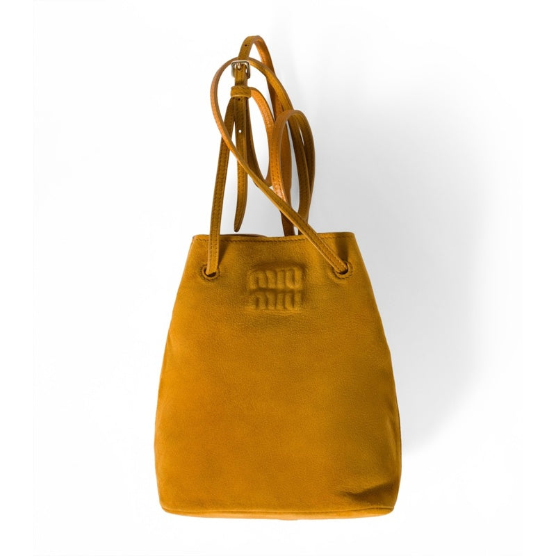 Bolsa Clutch Lambskin Suede - Mercado de Luxo - O Maior E-Commerce de Bens, Produtos e Serviços de Luxo do Brasil.