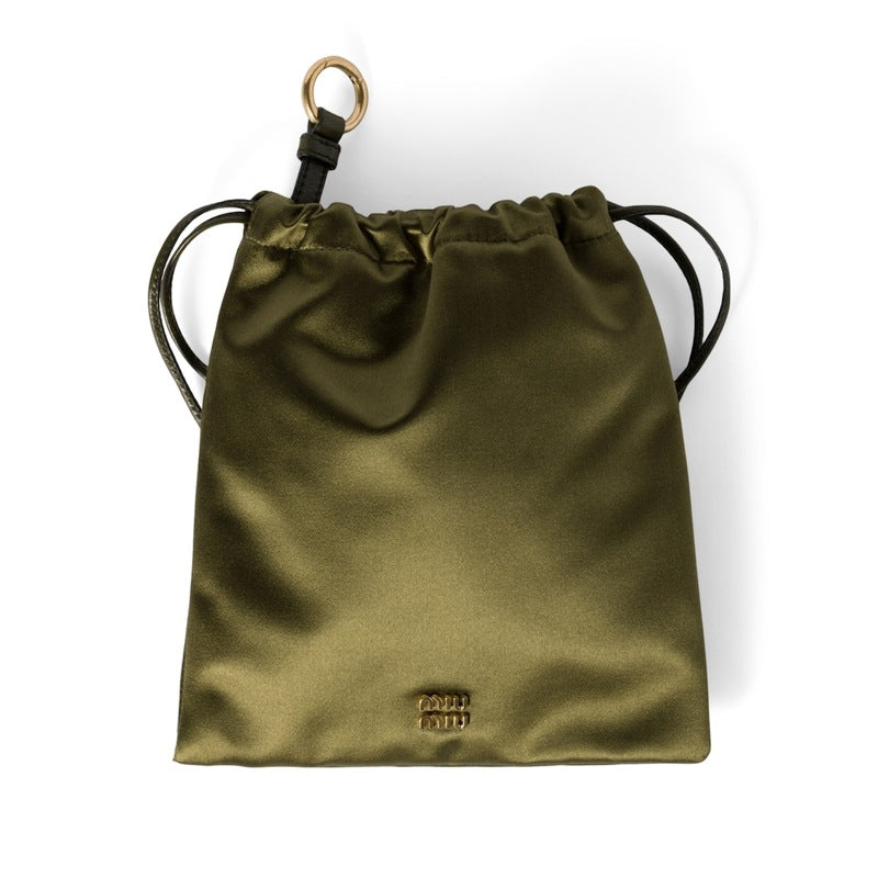 Bolsa Clutch Satin Drawstring - Mercado de Luxo - O Maior E-Commerce de Bens, Produtos e Serviços de Luxo do Brasil.