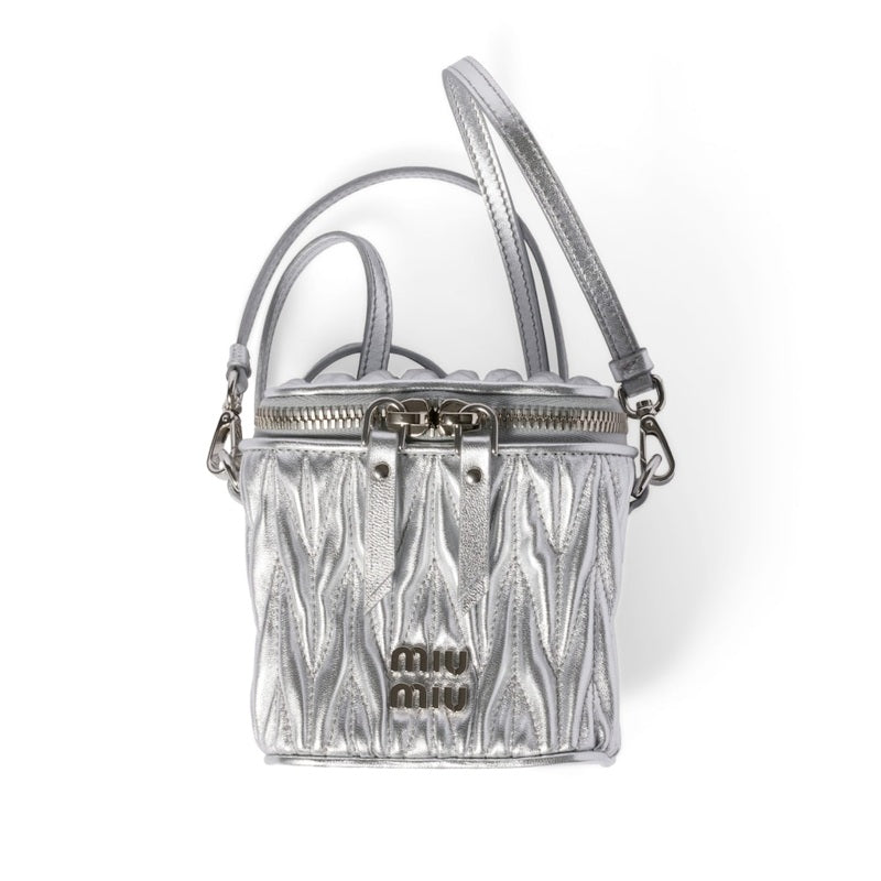 Bolsa Crossbody Micro Matelassé - Mercado de Luxo - O Maior E-Commerce de Bens, Produtos e Serviços de Luxo do Brasil.