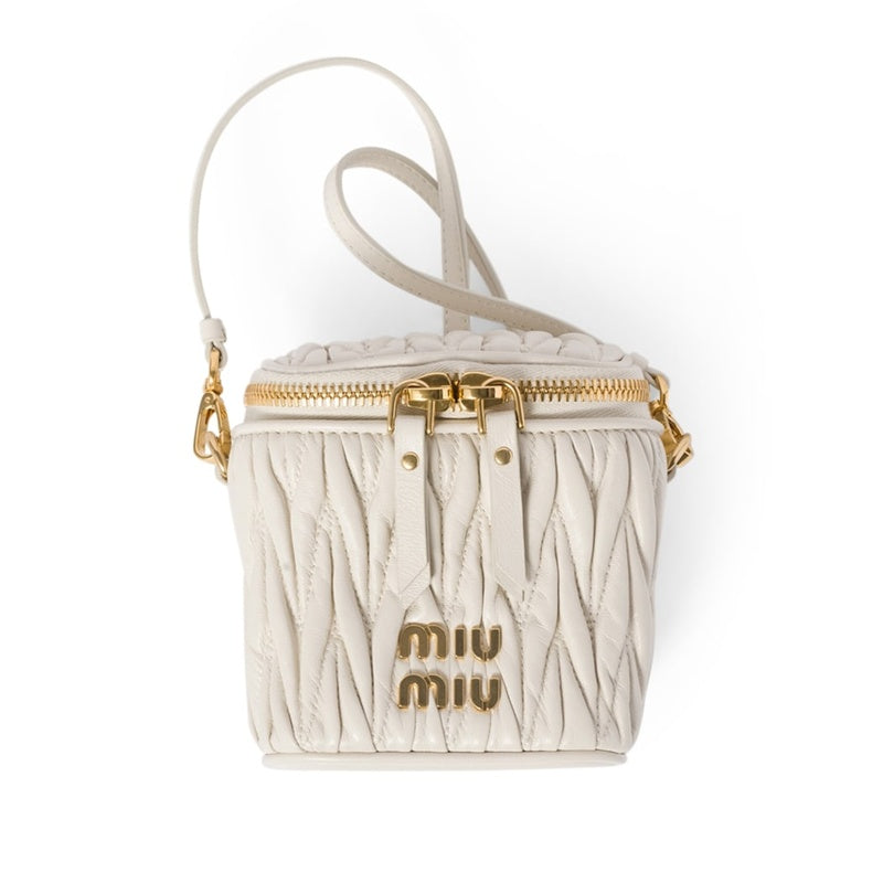Bolsa Crossbody Micro Matelassé - Mercado de Luxo - O Maior E-Commerce de Bens, Produtos e Serviços de Luxo do Brasil.