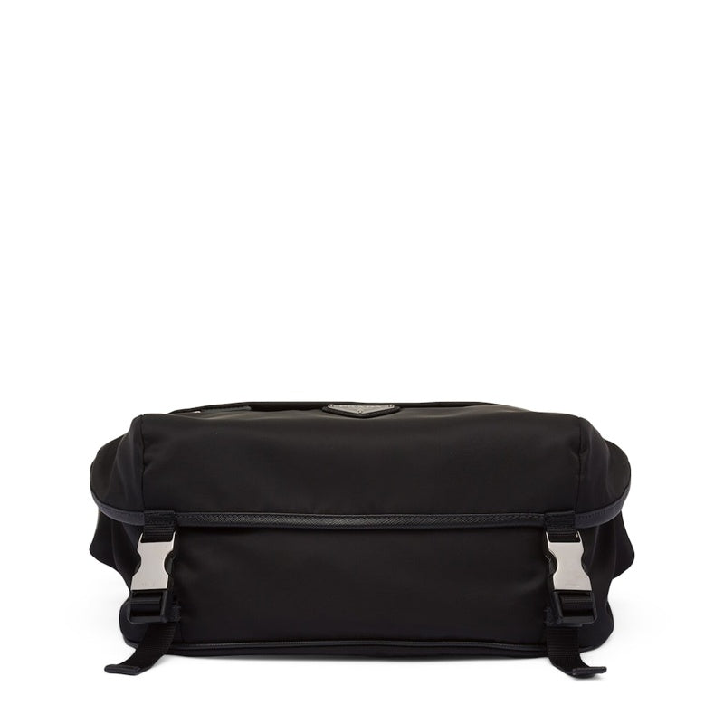 Bolsa Crossbody Re-Nylon - Mercado de Luxo - O Maior E-Commerce de Bens, Produtos e Serviços de Luxo do Brasil.