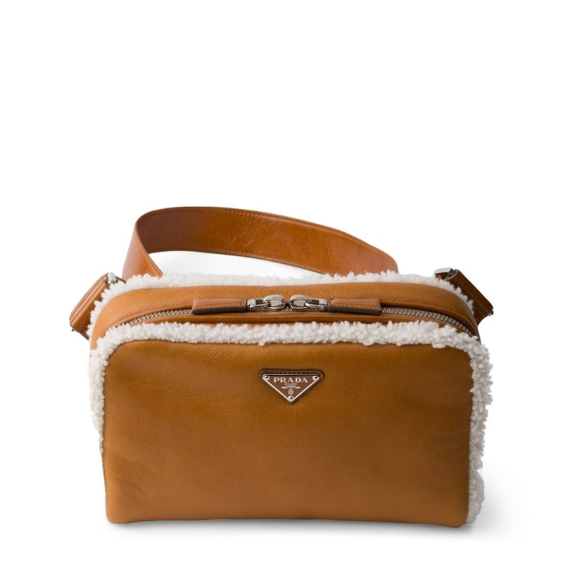 Bolsa Messenger Shearling - Mercado de Luxo - O Maior E-Commerce de Bens, Produtos e Serviços de Luxo do Brasil.