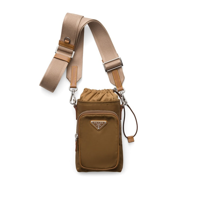 Bolsa Wallet Re-Nylon Phone Case - Mercado de Luxo - O Maior E-Commerce de Bens, Produtos e Serviços de Luxo do Brasil.