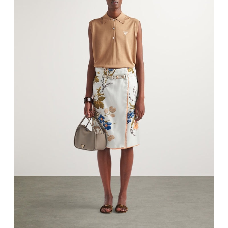 Bolsa Handle Triangle