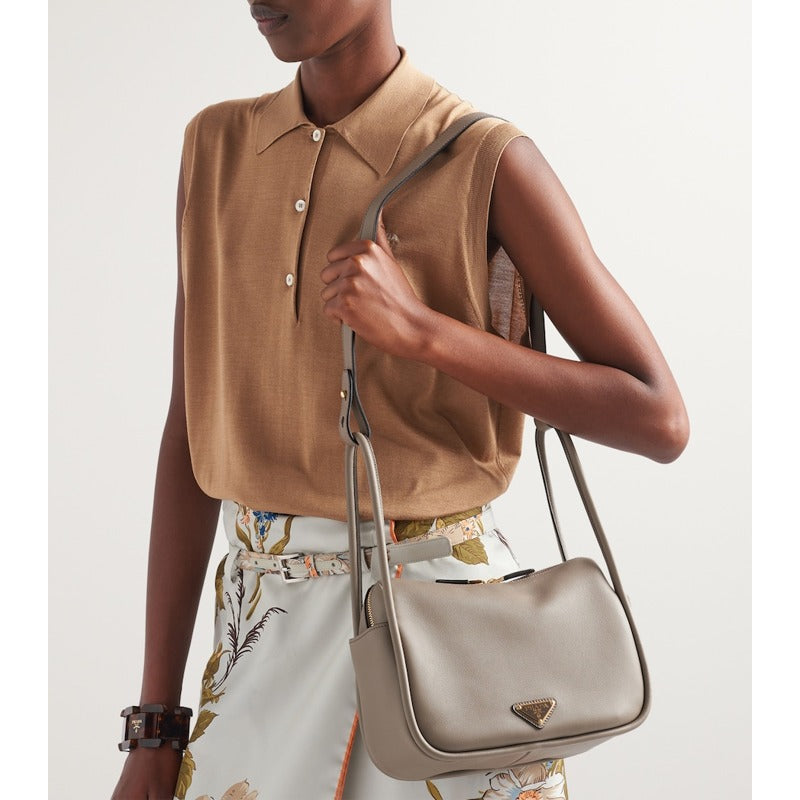 Bolsa Handle Triangle