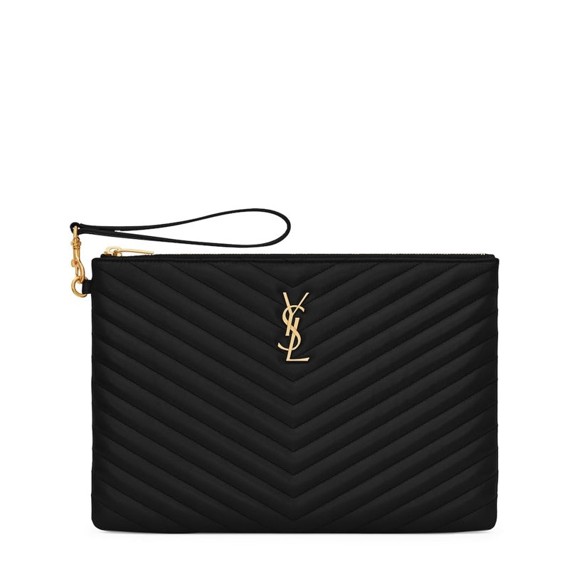Bolsa Clutch Monogram Saint Laurent Matelassé Tablet - Mercado de Luxo - O Maior E-Commerce de Bens, Produtos e Serviços de Luxo do Brasil.