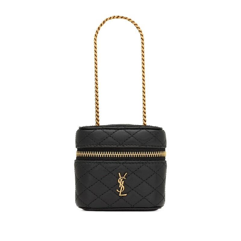 Bolsa Necessaire Micro Gabby Quilted - Mercado de Luxo - O Maior E-Commerce de Bens, Produtos e Serviços de Luxo do Brasil.