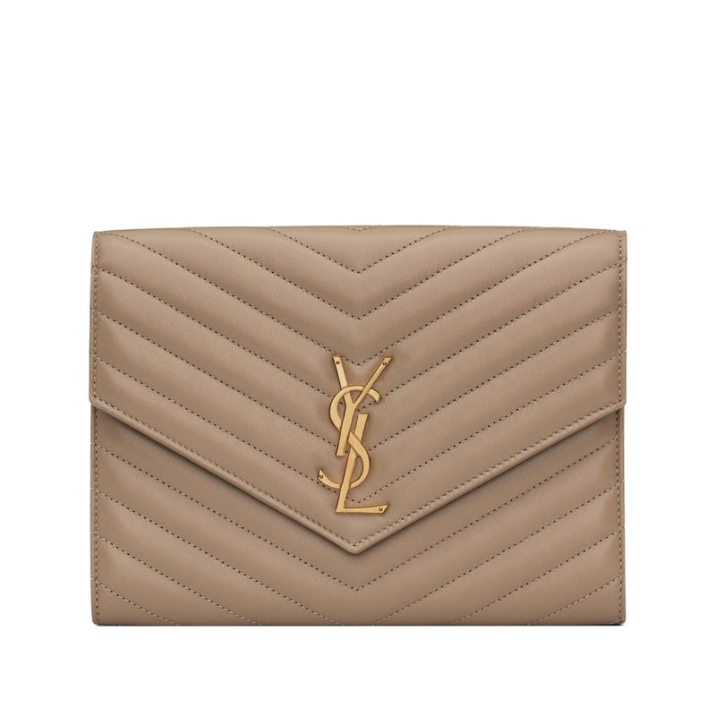 Bolsa Wallet Small Monogram Matelassé Envelope - Mercado de Luxo - O Maior E-Commerce de Bens, Produtos e Serviços de Luxo do Brasil.