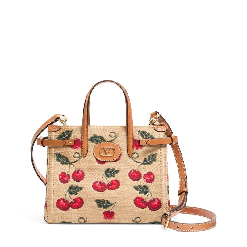 Bolsa Tote Small Canvas Antibes Cherry - Mercado de Luxo - O Maior E-Commerce de Bens, Produtos e Serviços de Luxo do Brasil.