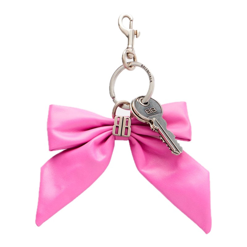 Charms e Acessórios Chaveiro de couro com detalhe de laço BB - Mercado de Luxo - O Maior E-Commerce de Bens, Produtos e Serviços de Luxo do Brasil.