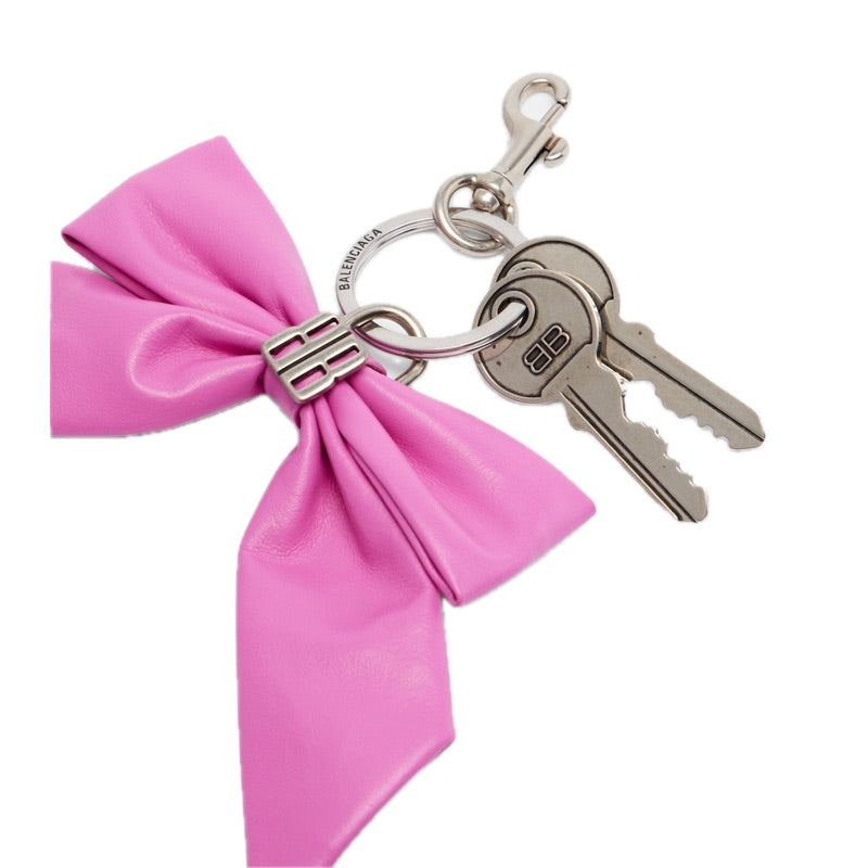 Charms e Acessórios Chaveiro de couro com detalhe de laço BB