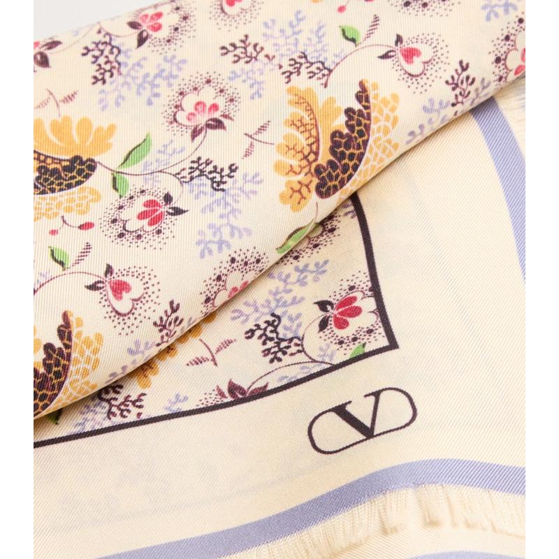 Bandana de seda estampada - Mercado de Luxo - O Maior E-Commerce de Bens, Produtos e Serviços de Luxo do Brasil.