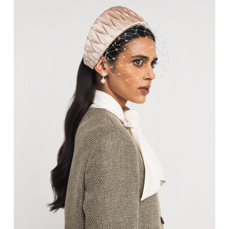 Faixa de cabeça plissada com véu - Mercado de Luxo - O Maior E-Commerce de Bens, Produtos e Serviços de Luxo do Brasil.