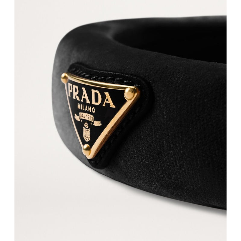 Faixa de cabeça com logotipo de veludo - Mercado de Luxo - O Maior E-Commerce de Bens, Produtos e Serviços de Luxo do Brasil.