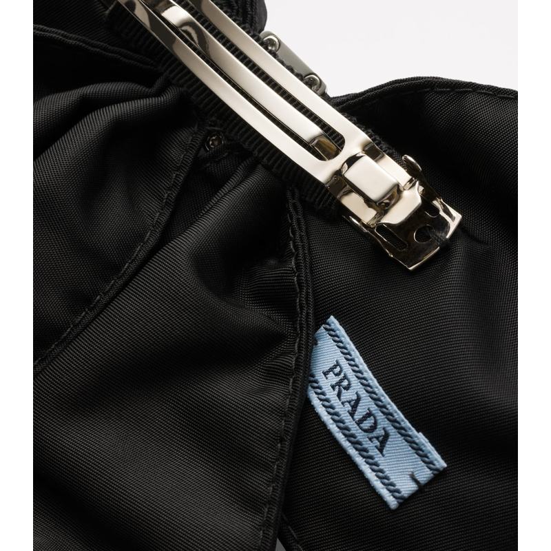 Grampo de cabelo cravejado Re-Nylon - Mercado de Luxo - O Maior E-Commerce de Bens, Produtos e Serviços de Luxo do Brasil.