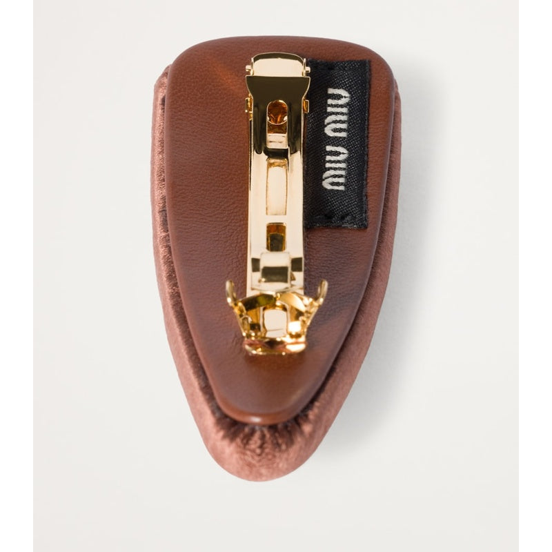 Grampo de cabelo com logotipo de cetim - Mercado de Luxo - O Maior E-Commerce de Bens, Produtos e Serviços de Luxo do Brasil.