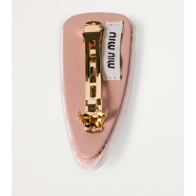 Grampo de cabelo com logotipo de cetim - Mercado de Luxo - O Maior E-Commerce de Bens, Produtos e Serviços de Luxo do Brasil.