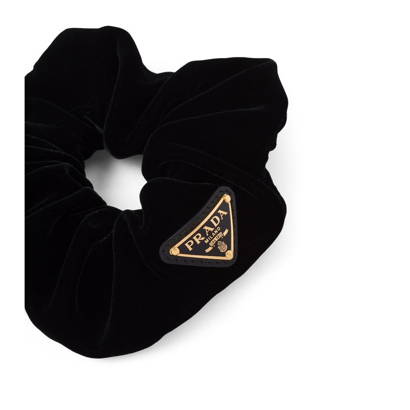 Scrunchie com logotipo de algodão e veludo - Mercado de Luxo - O Maior E-Commerce de Bens, Produtos e Serviços de Luxo do Brasil.