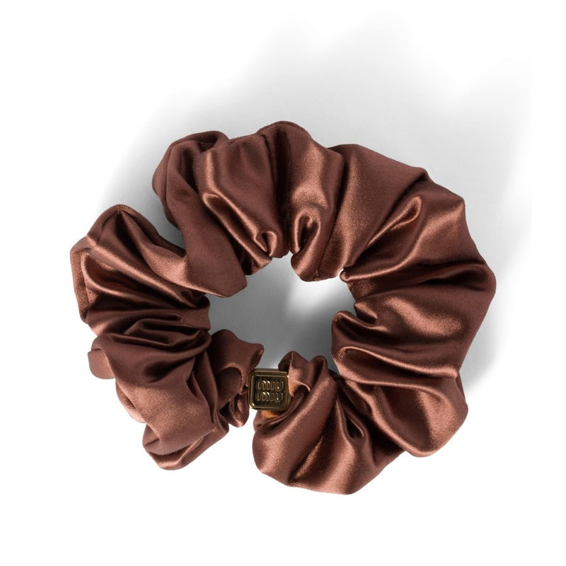 Scrunchie de cetim - Mercado de Luxo - O Maior E-Commerce de Bens, Produtos e Serviços de Luxo do Brasil.