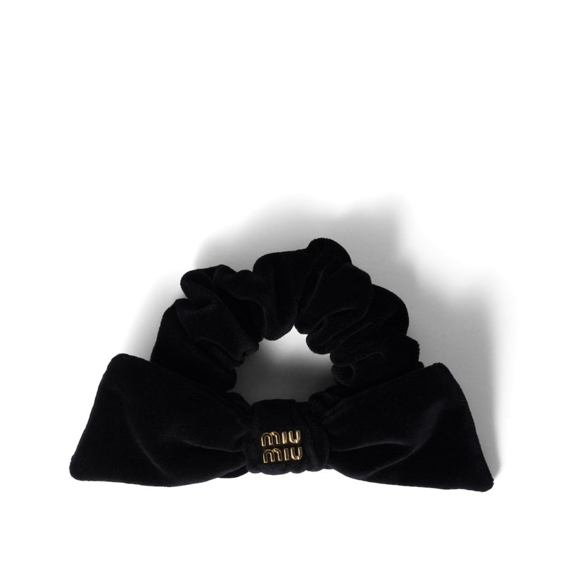 Scrunchie de veludo - Mercado de Luxo - O Maior E-Commerce de Bens, Produtos e Serviços de Luxo do Brasil.